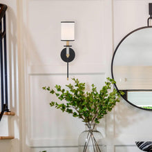 Load image into Gallery viewer, Hollis Collection Wall Sconce - Single Light - Default

